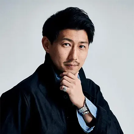 横山 昴 氏